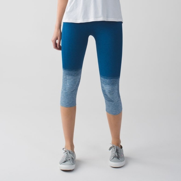 Lululemon Blue Capri Leggings Size 6‎ - Picture 1 of 6